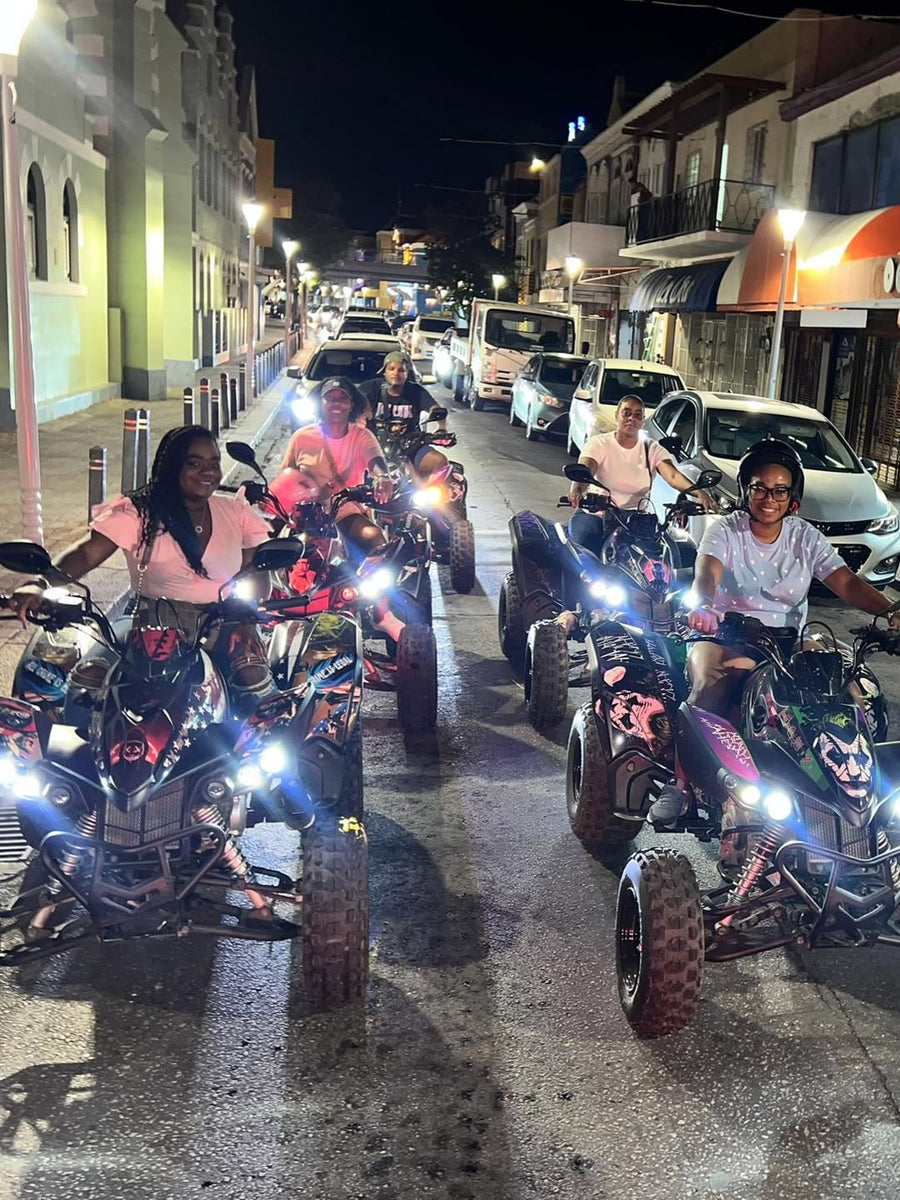 Begeleide quad-nachttour van 1 uur door de stad – Punda Vibes Special